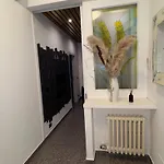 Sweet Charm In Venice Apartment